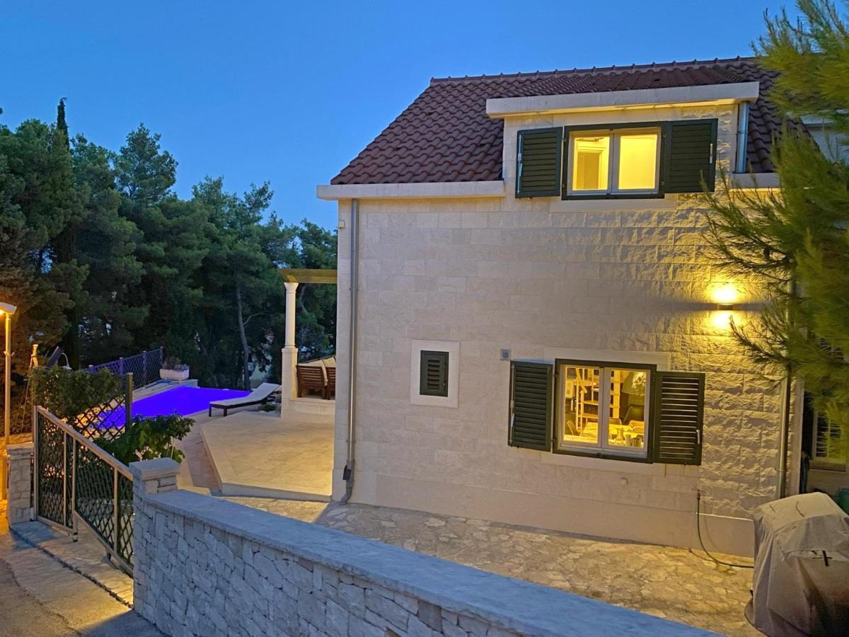 Holiday Home Nevista Sumartin Exterior foto